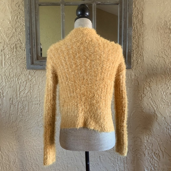 Sweater - Picture 1 of 6